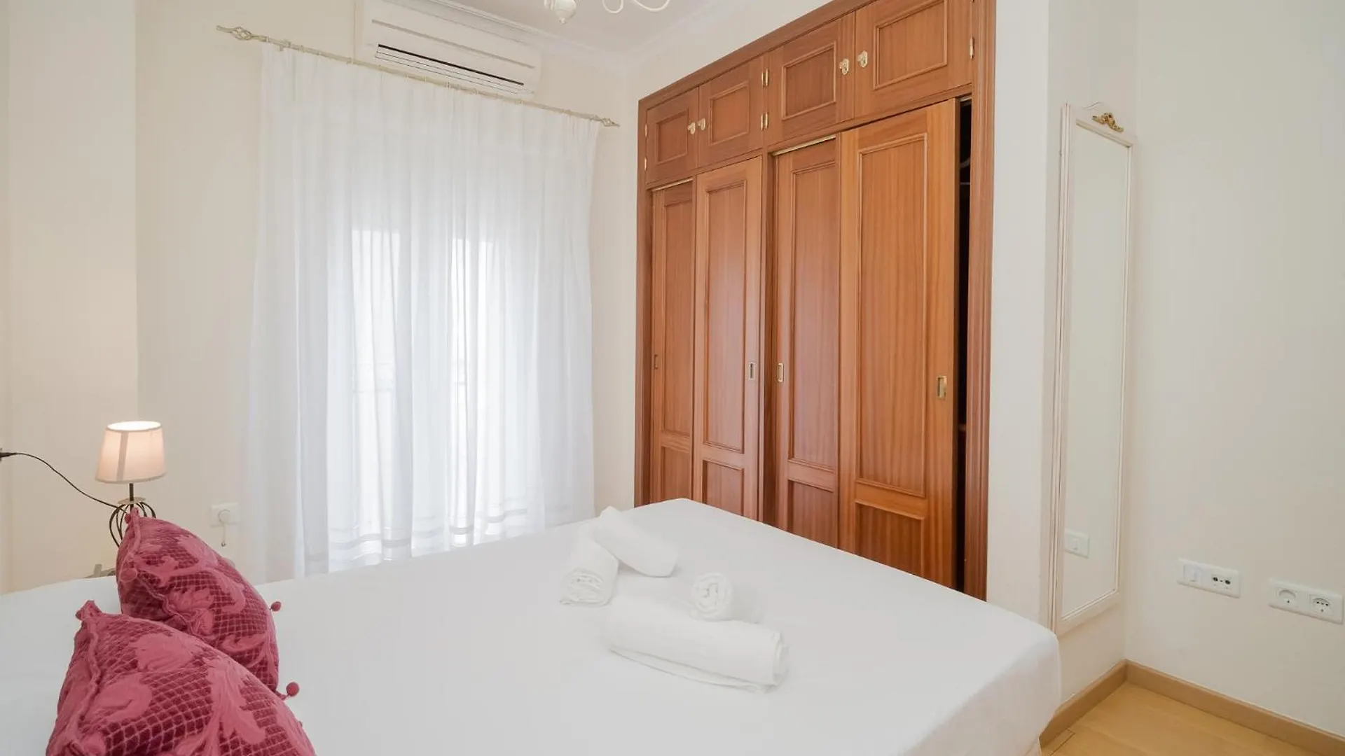 Sibssanlucar Reina Del Centro - Parking Apartment Sanlucar de Barrameda Spain
